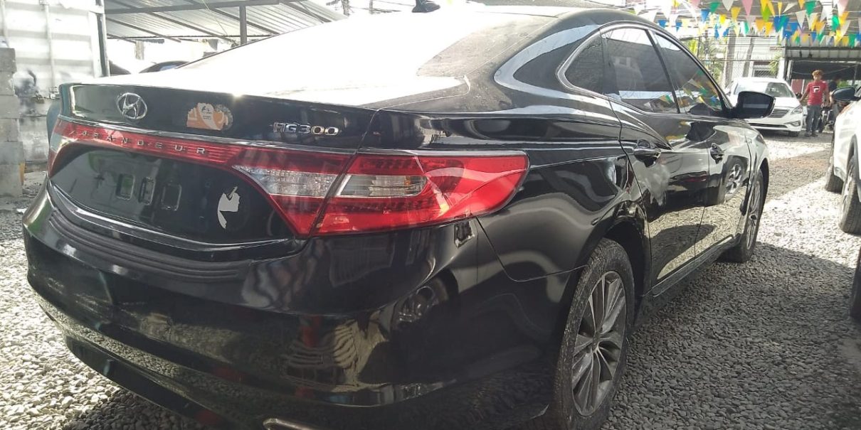 GRANDEUR 2017 NEGRODESDE:  670100 en República Dominicana