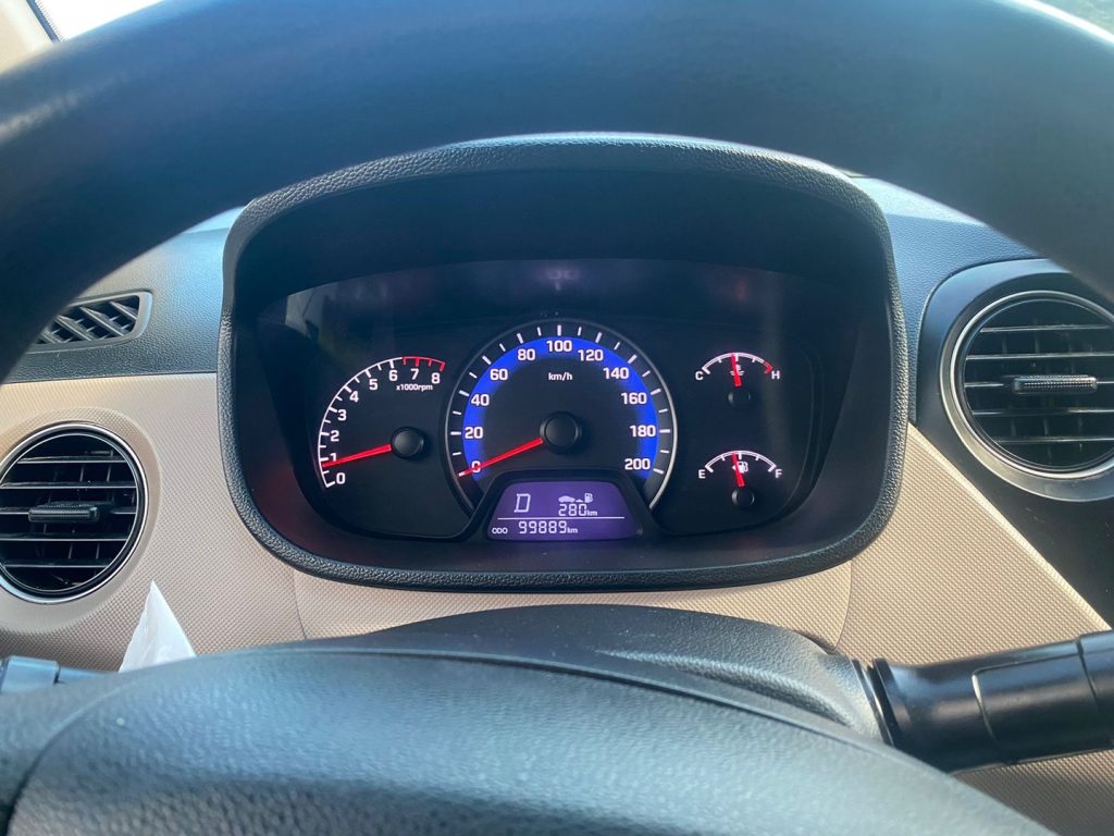 Hyundai Grand I 10 Sedan 2018 negro en República Dominicana