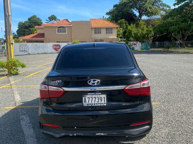 Hyundai Grand I 10 Sedan 2018 negro en República Dominicana