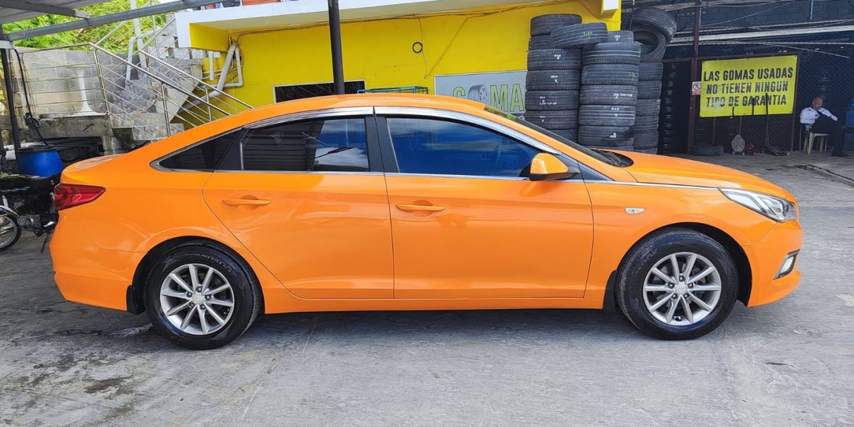 HYUNDAI LF RECIEN IMPORTADO en República Dominicana