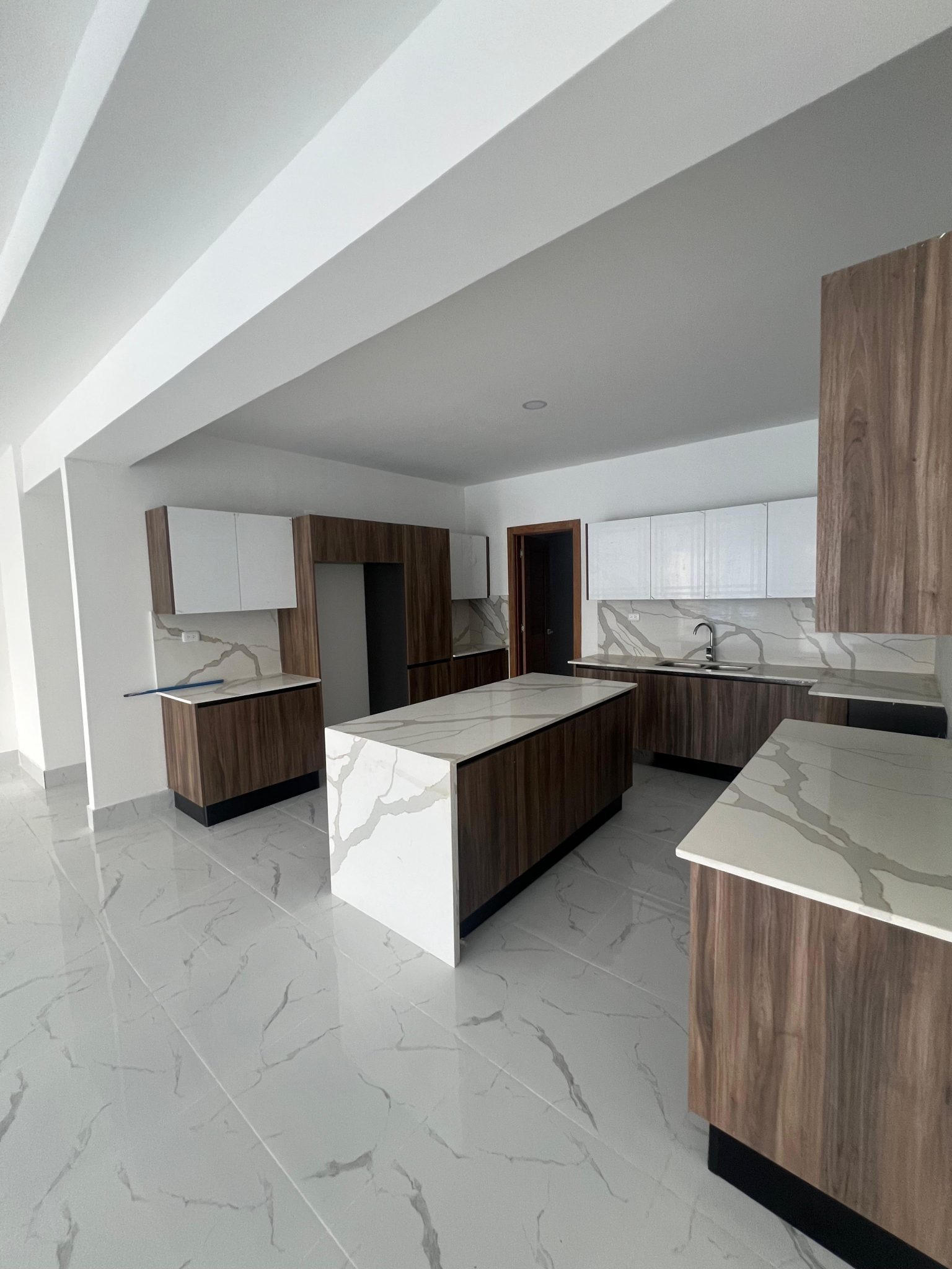 Apartamento en venta en Evaristo Morales proximo a la Churchill en República Dominicana