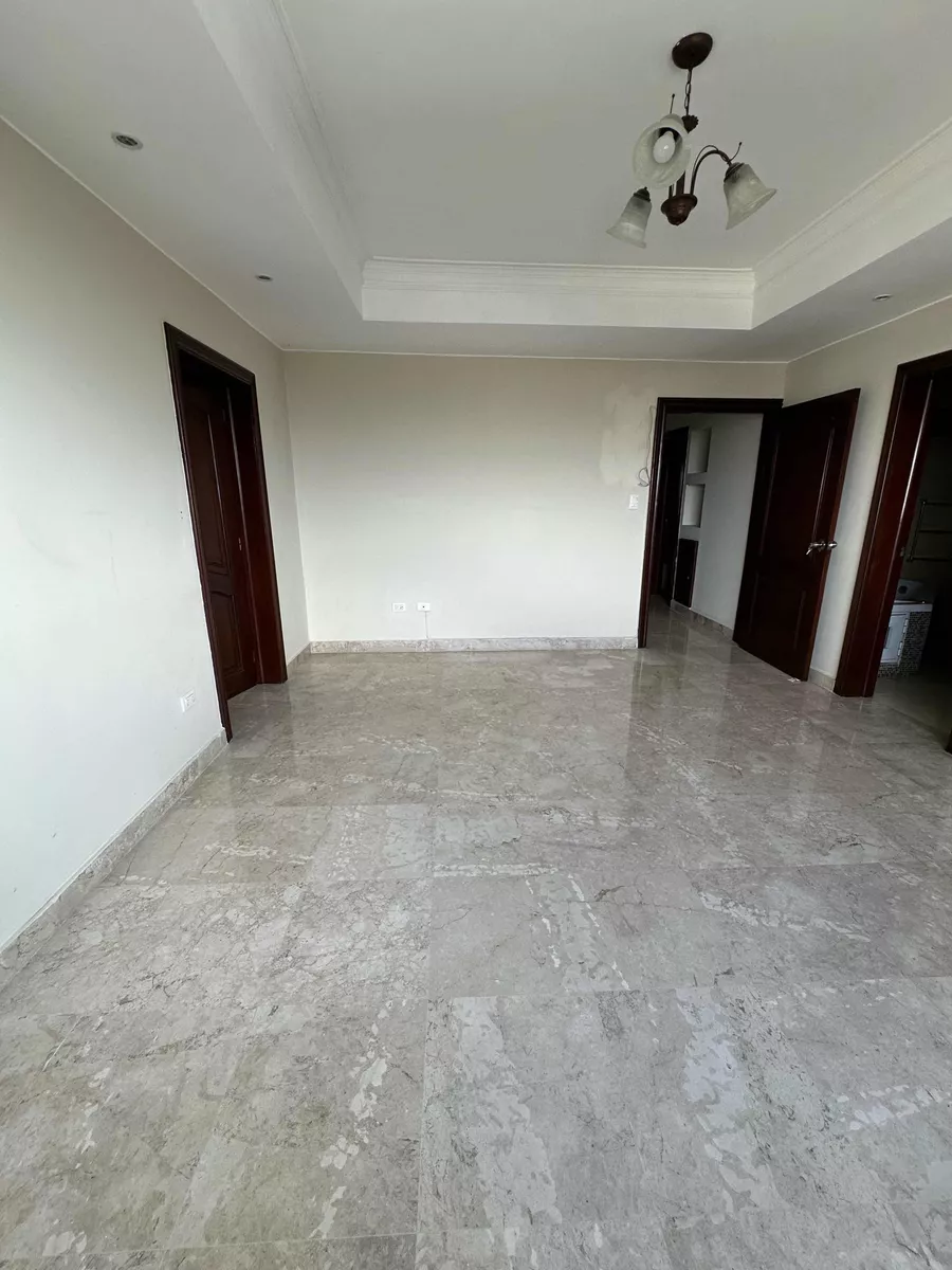 Piantini Apto. Amueblado C/terraza 2do. Nivel 1 Hab, 1 Baño 1 Parqueo en República Dominicana