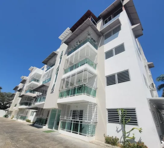 V36.- Piantini .-148 Mts. 2 Habitaciones .- 2 Parqueaderos .-piscina .- Super Área Social .-saunas .-etc. en República Dominicana