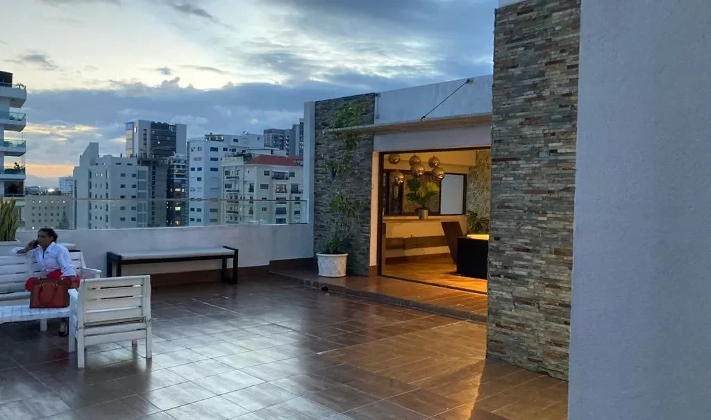 Residencial De Apartamentos Próximo A La Jacobo Majluta en República Dominicana