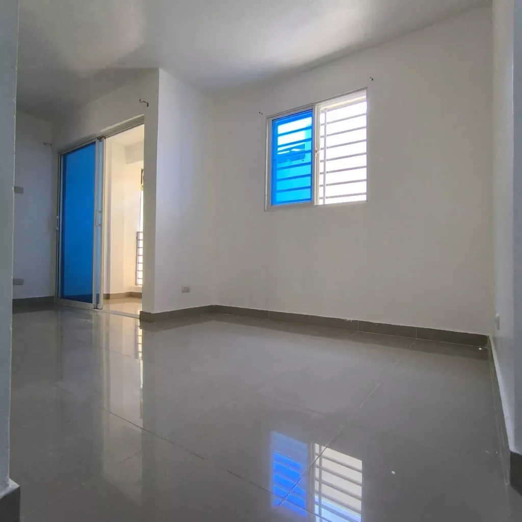 A88.-piantini .- 2 Dormitorio Mas Family Room, 3 Baños, 2 Estacionamientos, 1.150 Us$ .- en República Dominicana