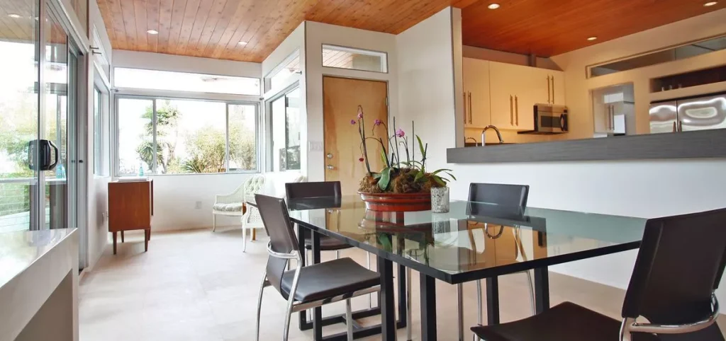 Casa En Venta En Brisas De Punta Cana, 221m2, 2 Hab. 2 Parqueos en República Dominicana