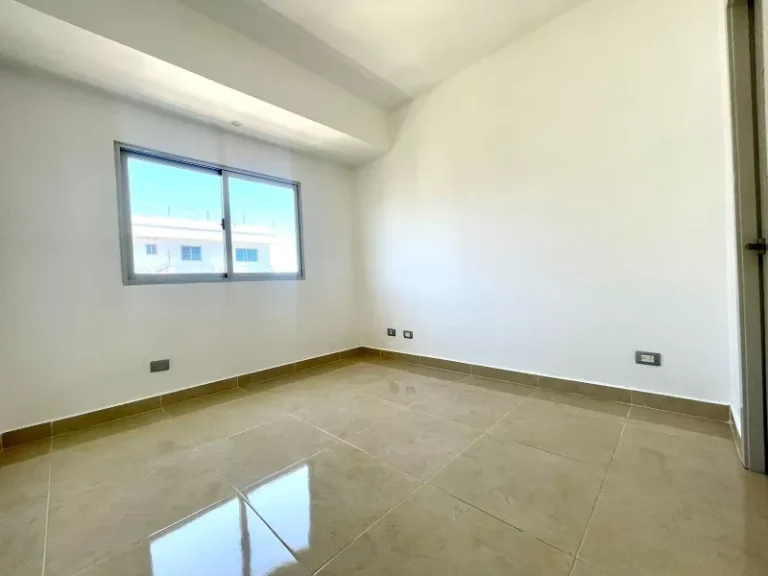 Vendo Amueblado Nuevo Bella Vista Dos Hab 2.5 Baños Parqueo en República Dominicana