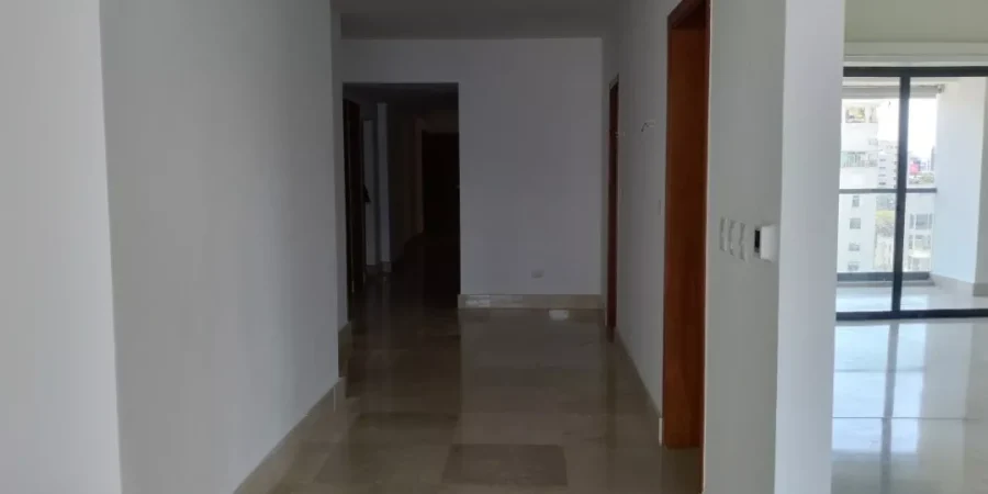 Apartamento De 2 Habitaciones Un Baño Balcón Primer Nivel en República Dominicana