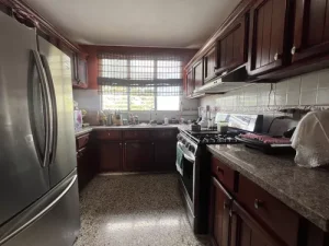 Apartamento En Venta 4to Nivel Con Cuarto De Servicio Y Azotea Exclusiva Wpa54 en República Dominicana