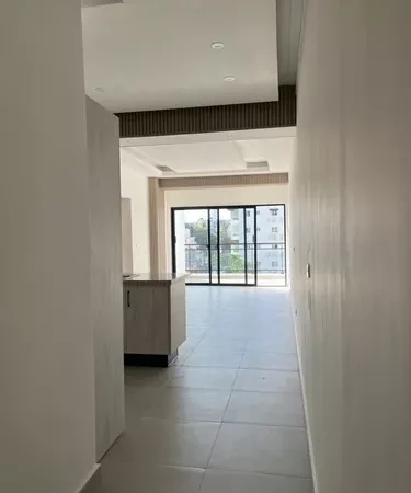 Apartamento De 2 Habitaciones Un Baño Balcón Primer Nivel en República Dominicana