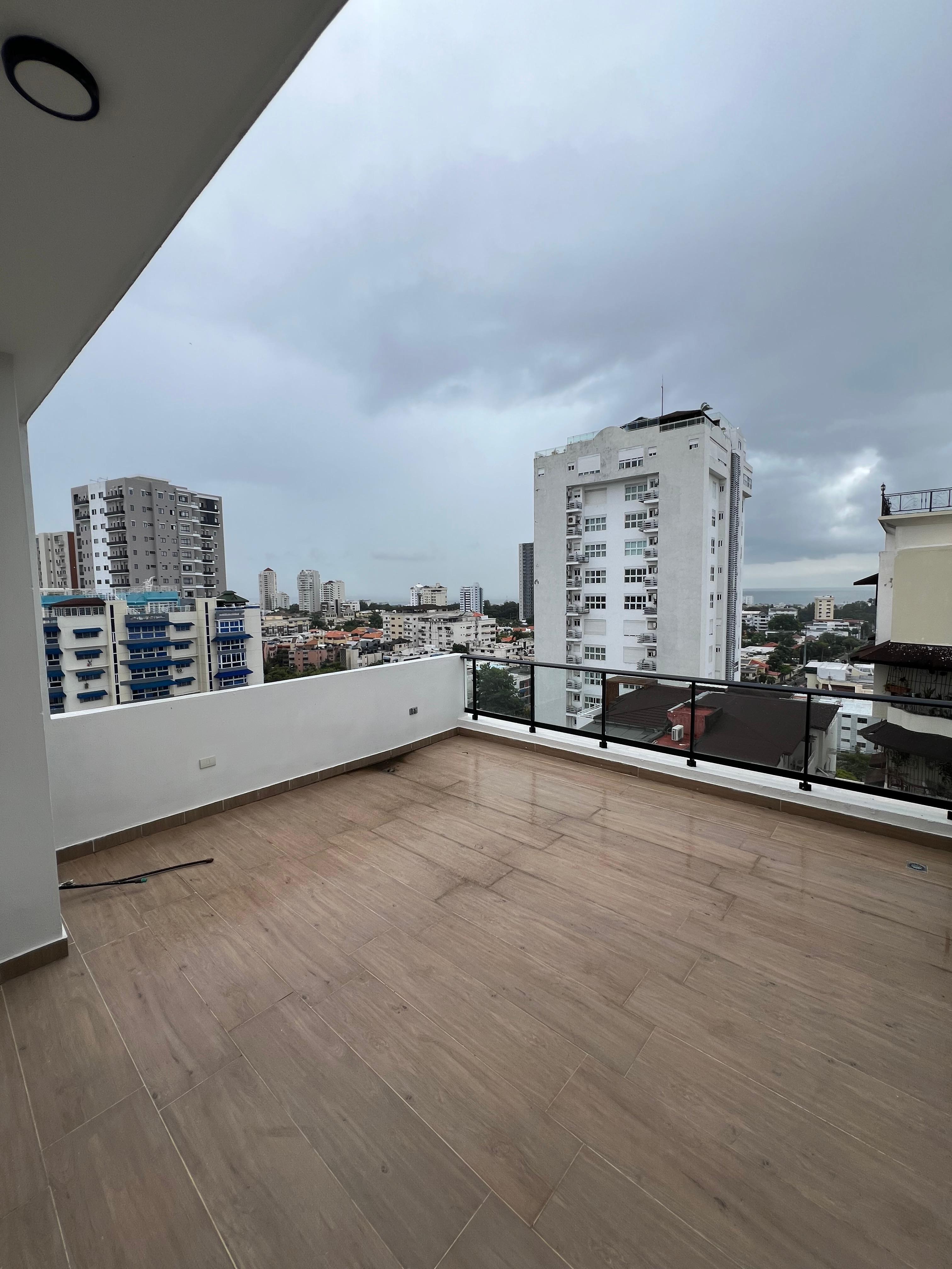 Punto Comercial en Venta, Bar Karaoke en Naco en República Dominicana