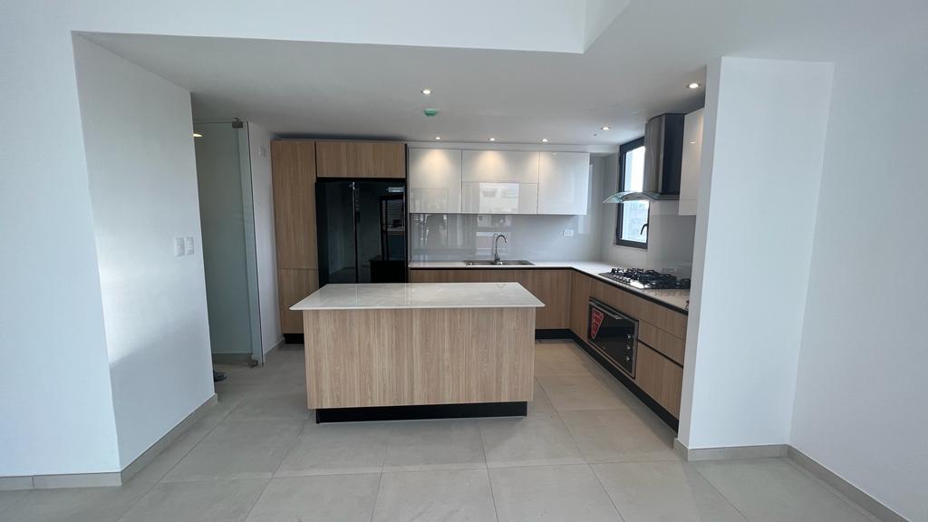 Vendo Bella Vista Sur Dos Aptos Nuevos Tres Hab Con Su Baño en República Dominicana