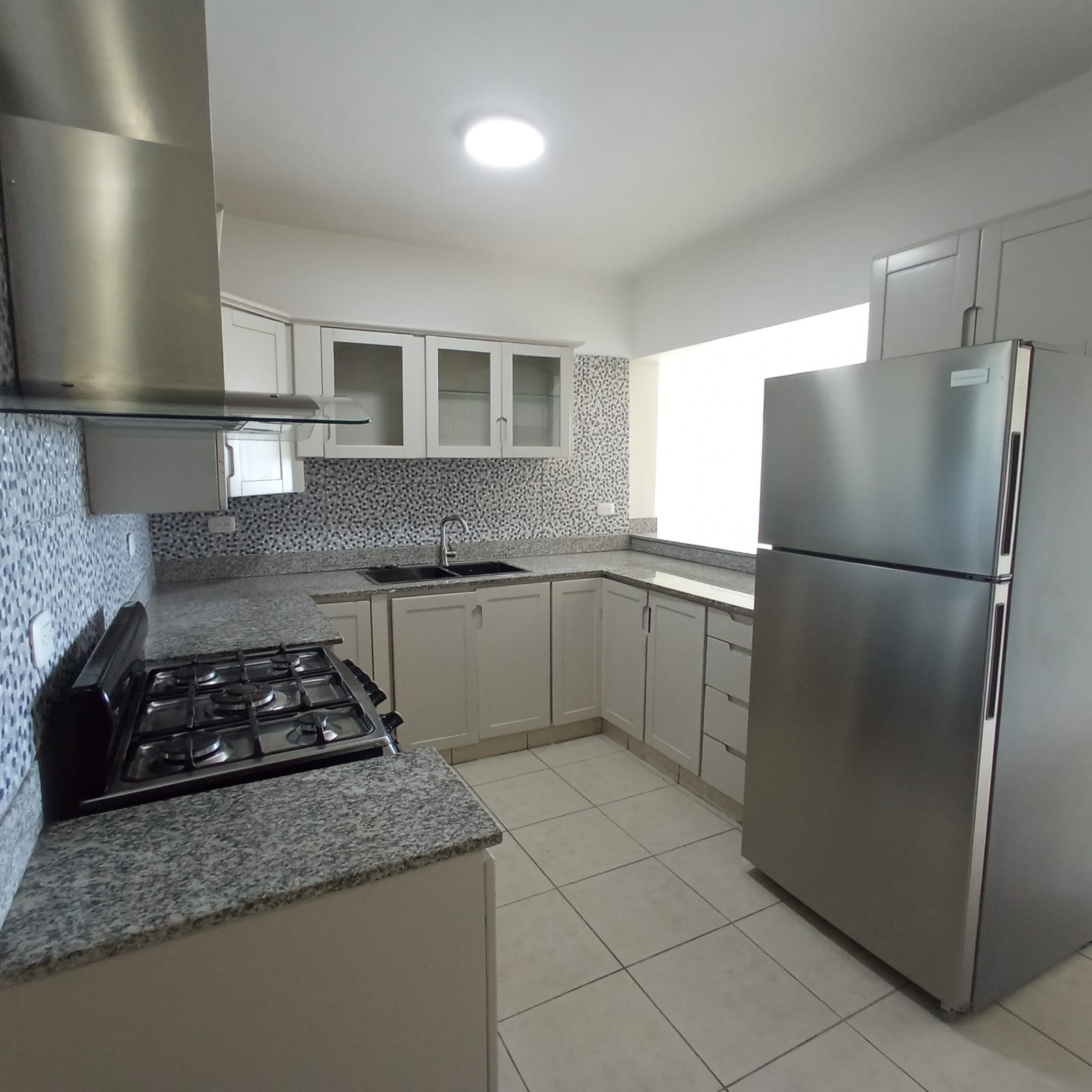 Apartamento en alquiler Ave. Lincoln Zona Universitaria, , Santo Domingo. en República Dominicana