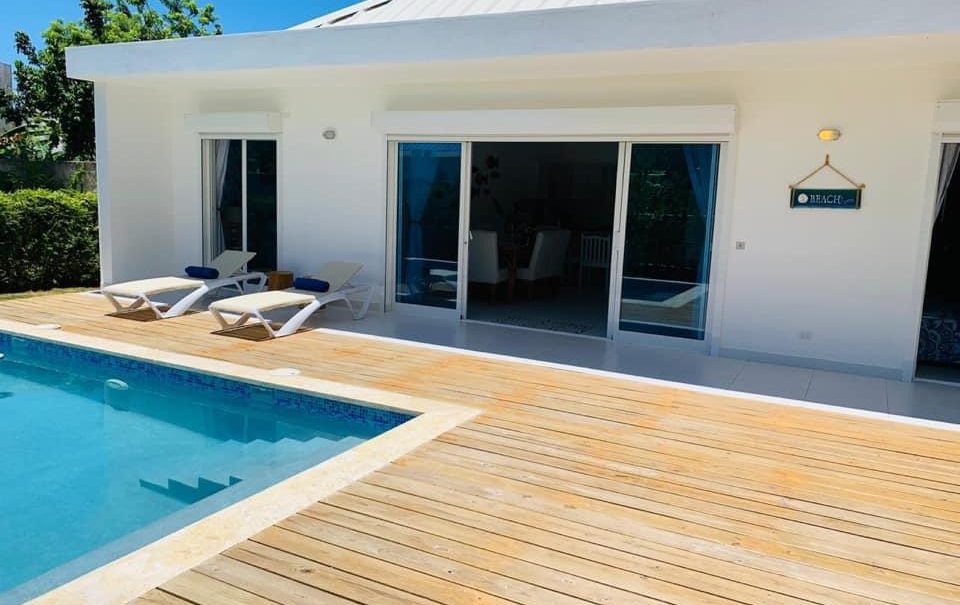 Alquilo Apto en Bella Vista amueblado bien amplio. en República Dominicana